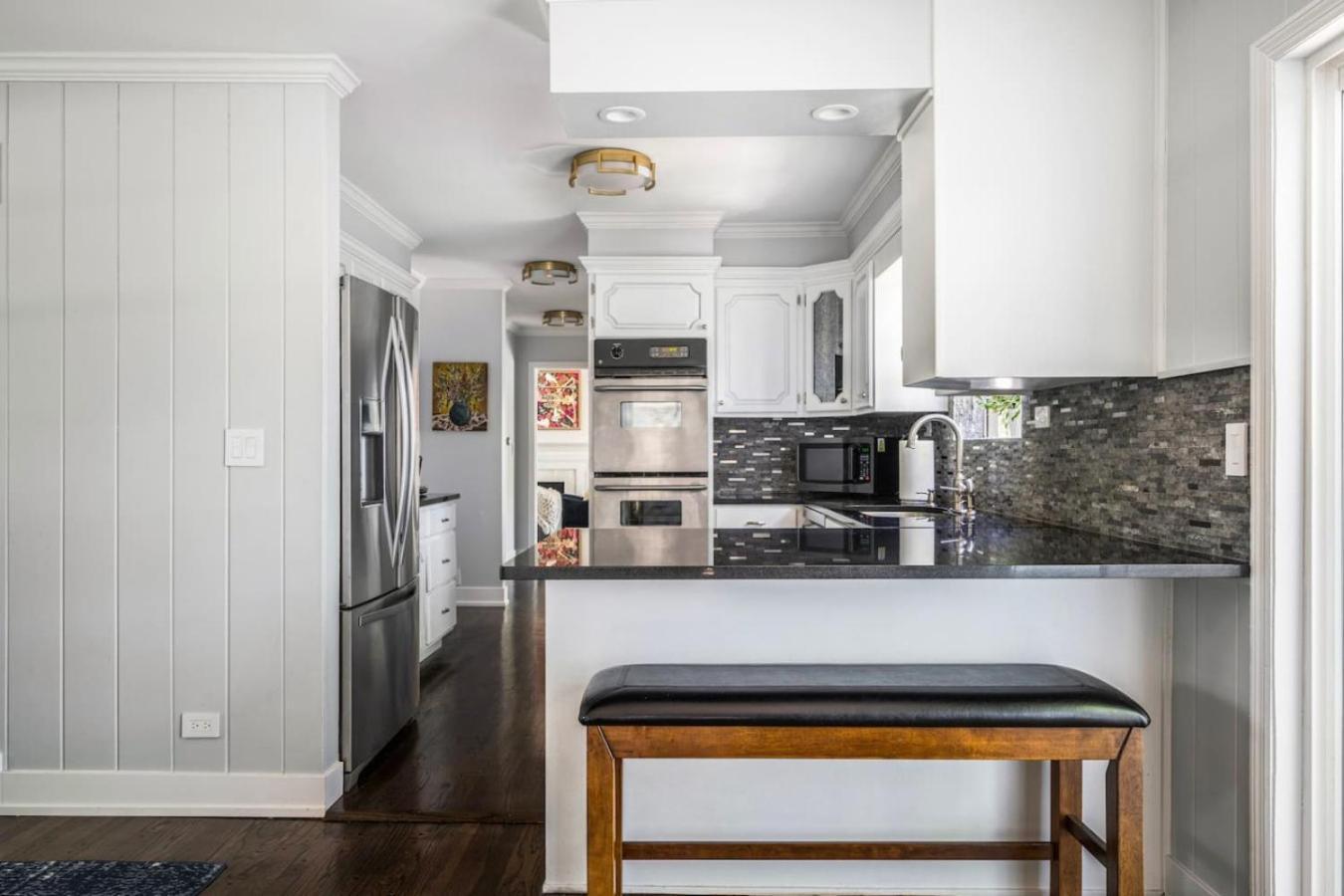 Spacious, Luxury Renovated Home With 4 Kings, Firepit Glen Ellyn Экстерьер фото